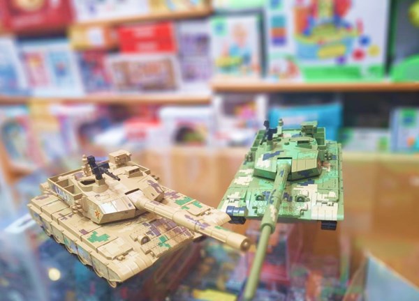 تانک فلزی موزیکال، چراغدار و دودزا مقیاس 1:36 رنگ سبز_اسباب بازی