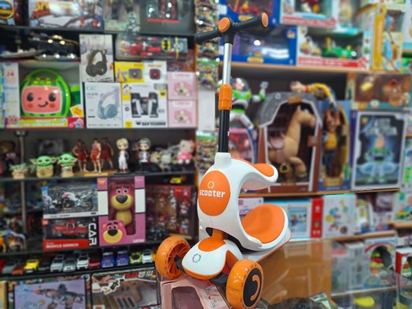 اسکوتر سه‌ چرخه چند کاره SCOOTER 3 in 1 با چرخ های چراغدار ژله ای_اسباب بازی