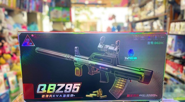 تفنگ اسباب بازی تک تیرانداز پوکه پران تیر اسفنجی با دوربین مدل QBZ95 D020_اسباب بازی