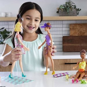 عروسک جادويی باربی همراه با 7 سورپرايز مدل Mattel - Dolls - Color Reveal Doll Set with 7 Surprises_اسباب بازی