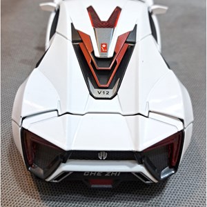 اسباب بازی ماشین فلزی لیکان هایپر اسپورت چراغدار سفید سایز 1:24 مدل Lykan HyperSport_اسباب بازی