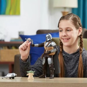اکشن فیگور 30 سانتی مندلورین به همراه بیبی یودا مدل Hasbro - Star Wars - Galactic Action - The Mandalorian and Grogu Interactive Electronic 12-Inch-Scale Figures_اسباب بازی