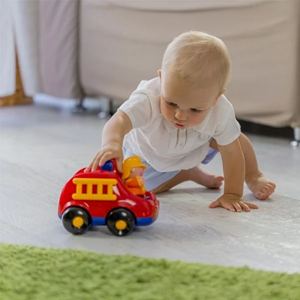 اسباب بازی ماشین آتش نشانی با آتش نشان تولو مدل87477 Tolo First Friends Fire Engine_اسباب بازی