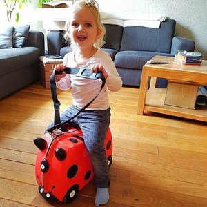 چمدان سواری کودک با ظرفیت 18 لیتر طرح کفشدوزک مدل 0092 Trunki 18L_اسباب بازی