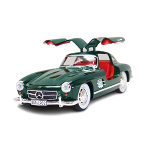 ماشین فلزی کلاسیک بنز دودزا با چراغ‌ و درب‌ های بازشو رنگ سبز_اسباب بازی