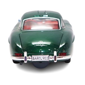 ماشین فلزی کلاسیک بنز دودزا با چراغ‌ و درب‌ های بازشو رنگ سبز_اسباب بازی