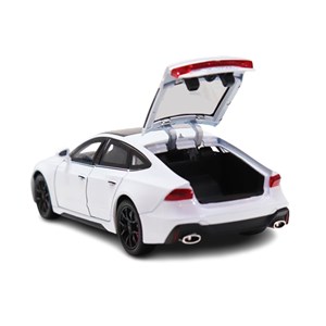 ماشین فلزی آئودی موزیکال با چراغ، کمک‌ فنر و درب‌ های بازشو رنگ سفید_اسباب بازی