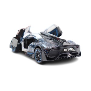 ماشین فلزی بنز موزیکال با چراغ، کمک‌ فنر و درب‌ های بازشو رنگ نقره ای_اسباب بازی