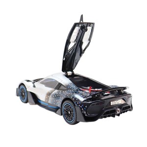 ماشین فلزی بنز موزیکال با چراغ، کمک‌ فنر و درب‌ های بازشو رنگ نقره ای_اسباب بازی